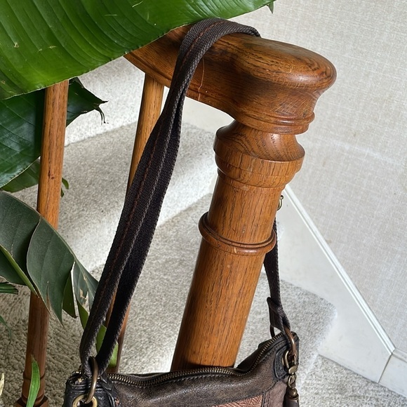 The Sak Genuine Leather Crossbody Bag Beautiful Brown - Picture 3 of 16